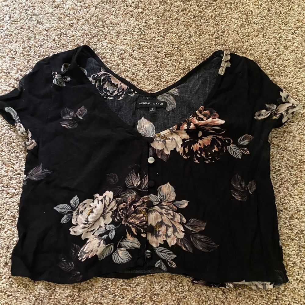 Kendall & Kylie cropped shirt